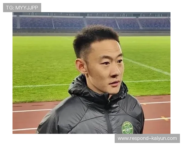 国足新帅上任首战告捷球迷热议未来征程展现青春风暴与战术革新