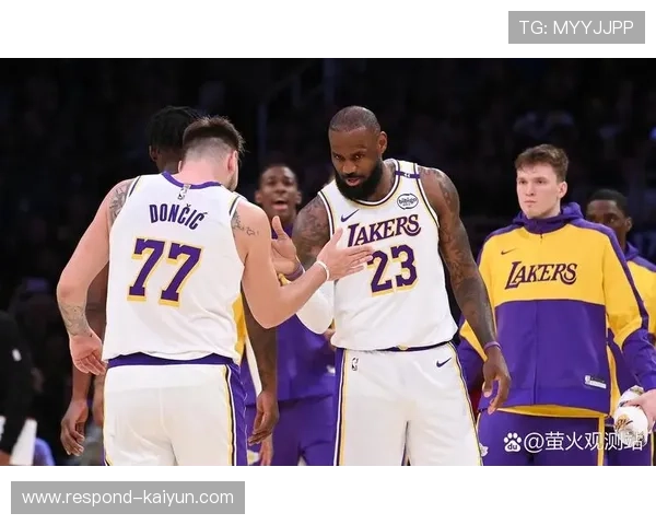 詹姆斯爆发湖人力克勇士西部格局再生变数季后赛争夺进入白热化阶段