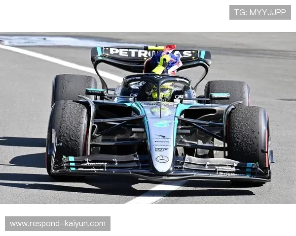 F1赛季最新动态：红牛车队强势领跑 汉密尔顿再度冲击冠军荣耀