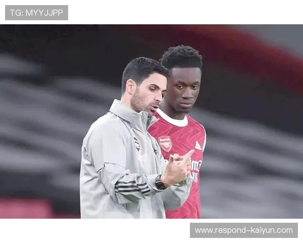 《足坛巨星纷纷转会分析:冬季转会市场大洗牌引发的影响与趋势》 《足坛巨星纷纷转会分析:冬季转会市场大洗牌引发的影响与趋势》