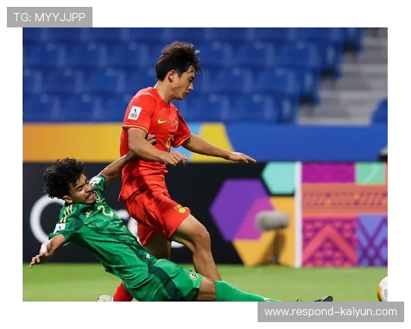 中国足球迎来新挑战 亚洲杯备战进入关键期 球员调整与战术磨合并行